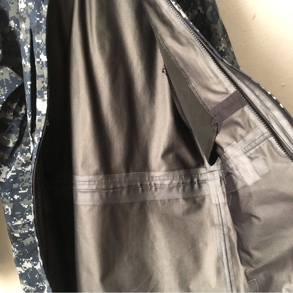 U.S. Navy parka Small Long digital camouflage practically brand new Velc… - Picture 3 of 8